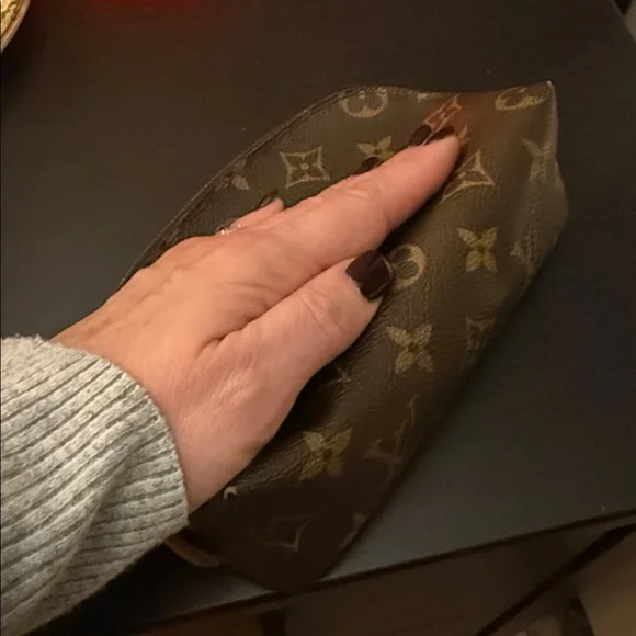 Louis Vuitton Brown and Gold Monogram Clutch - Picture 16 of 16